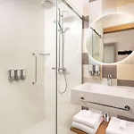 Hampton By Hilton Center