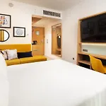 Hampton By Hilton Center 호텔 우치