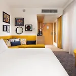 Hampton By Hilton Center