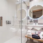 Hampton By Hilton Center 우치