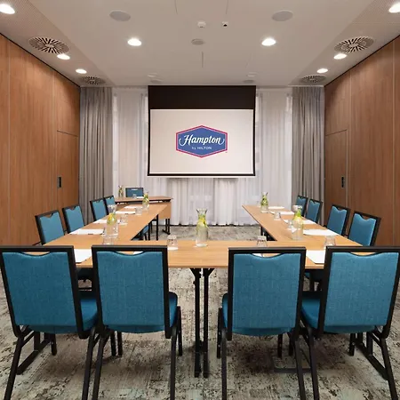 Hampton By Hilton Center