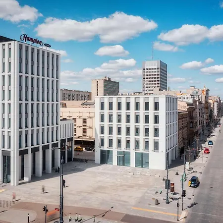 Hotel Hampton By Hilton Center 3*