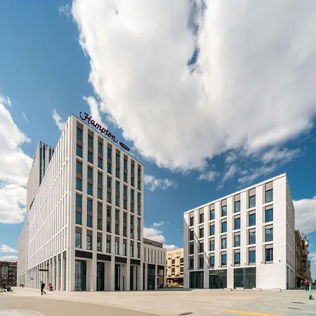 Hotel Hampton By Hilton Center 3*