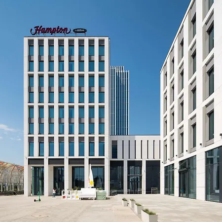 Hampton By Hilton Center 3*