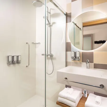 Hampton By Hilton Center