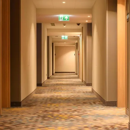 호텔 Hampton By Hilton Center 우치