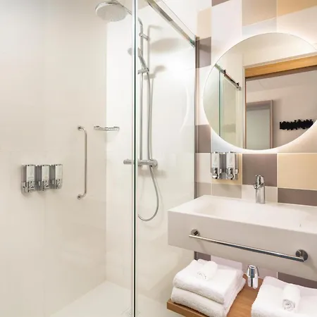 Hampton By Hilton Center Hotel