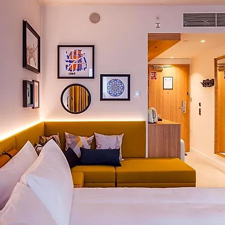Hampton By Hilton Center