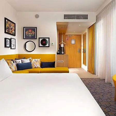 Hampton By Hilton Center Hotel