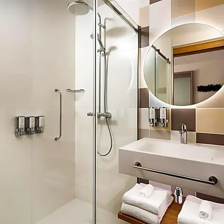 Hampton By Hilton Center Hotel