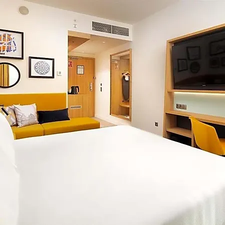 Hampton By Hilton Center