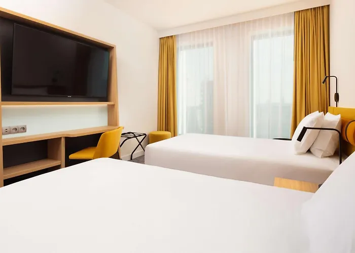 מלון Hampton By Hilton Center