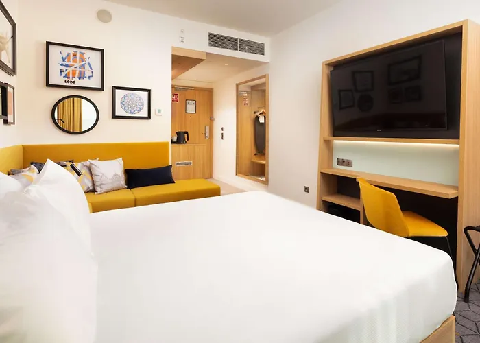 Hampton By Hilton Center فندق 3*