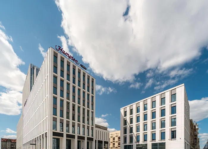 Hampton By Hilton Center فندق