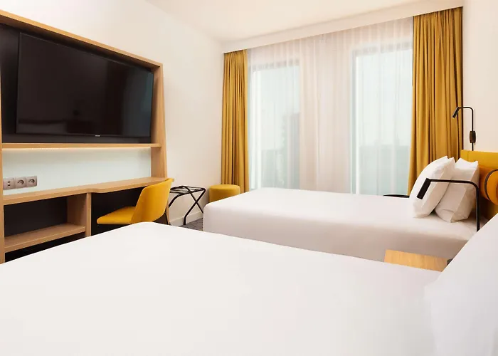 Hampton By Hilton Center