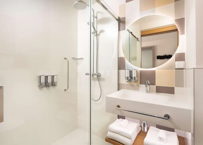 Hampton By Hilton Center