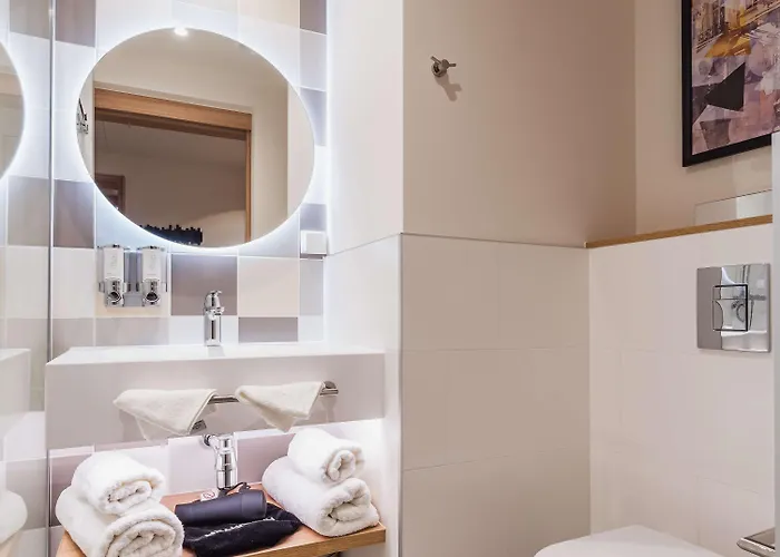 Hampton By Hilton Center מלון