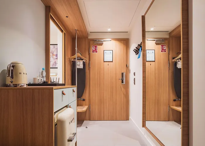 Hampton By Hilton Center מלון